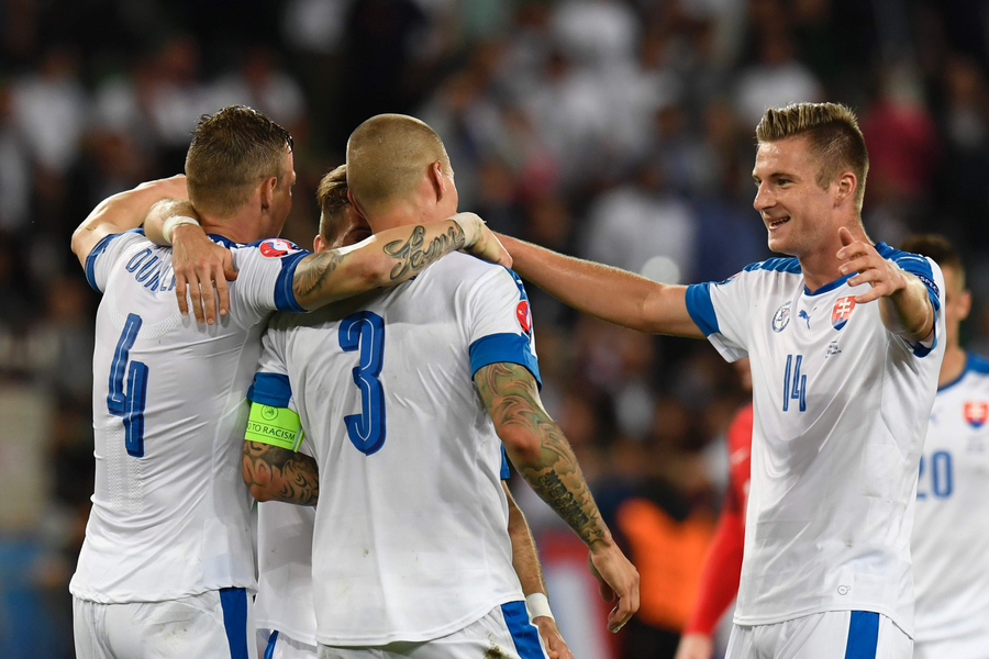 江南体育-包含斯洛伐克险胜晋级，淘汰赛惊险百态的词条